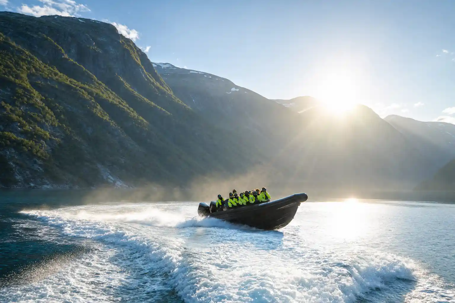 RIB Ålesund - Fjordsafari Hjørundfjord